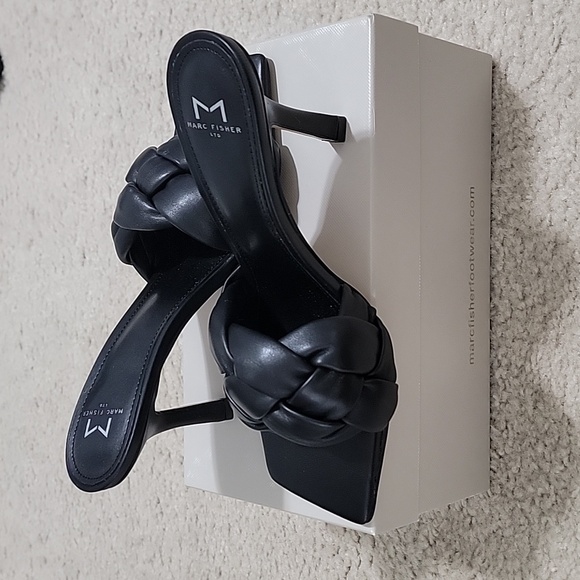 NWB Marc Fisher Ltd Digana woven black leather sandal - Picture 2 of 6